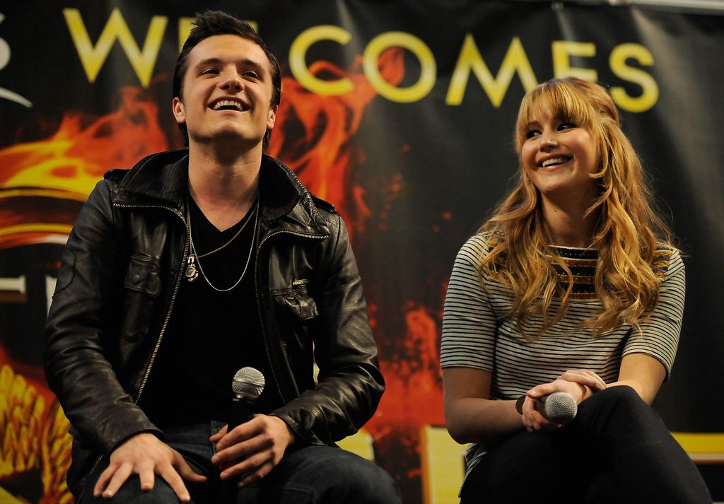 jennifer lawrence josh hutcherson laughing