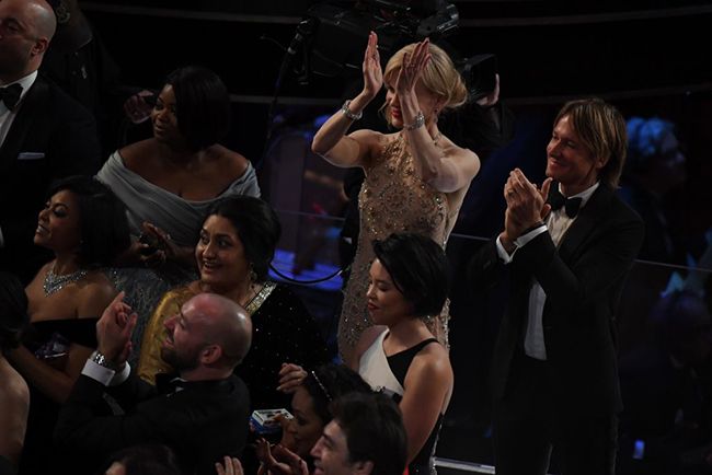 nicole kidman clapping