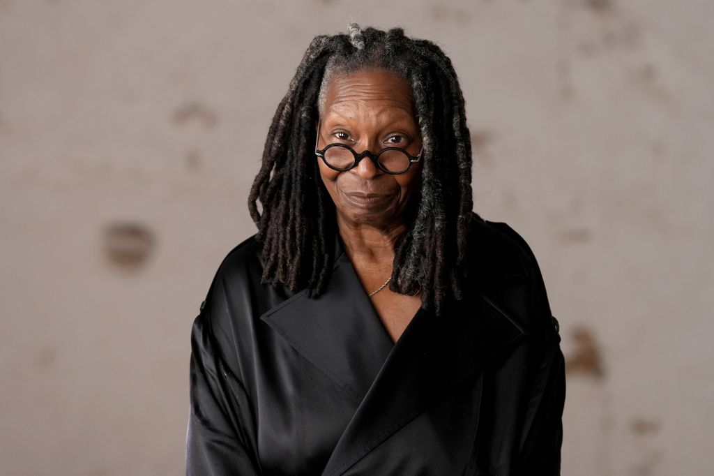 whoopi goldberg paris fashion week