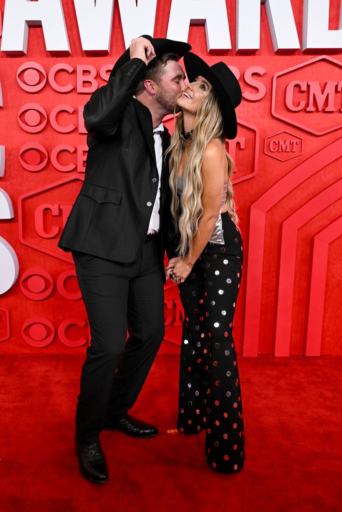 lainey wilson duck hodges cmt awards 2024