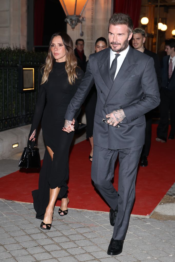 David Beckham se retire de la vue du public au milieu d'une querelle avec son fils Brooklyn 2 David et Victoria Beckham quittent l'hôtel