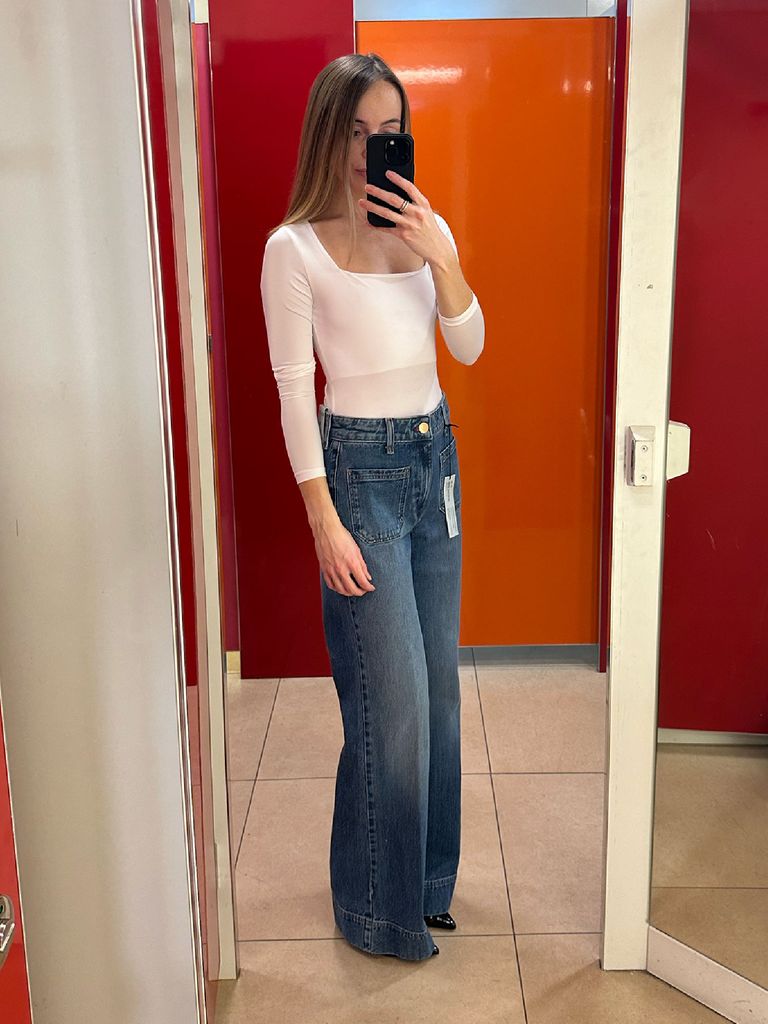 Victoria Beckham Just Revived The 70's Bell-Bottom Jeans - Special