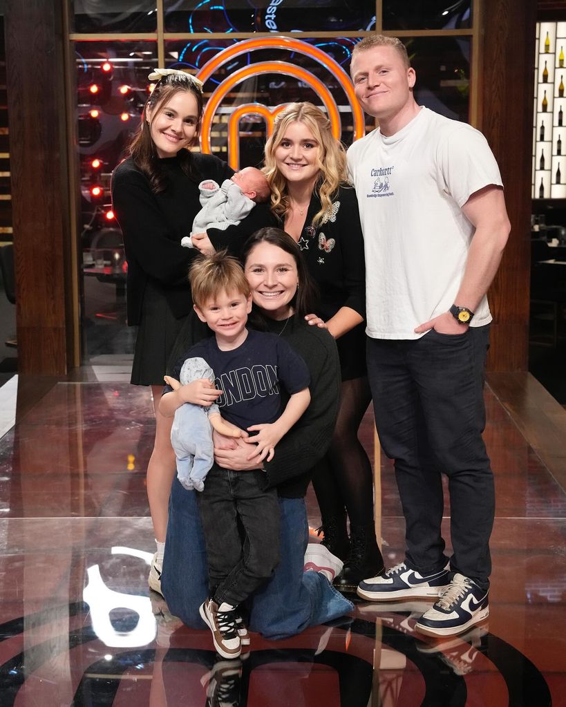 Jack, Holly, Matilda, Oscar, Jesse and Megan Ramsay posing together