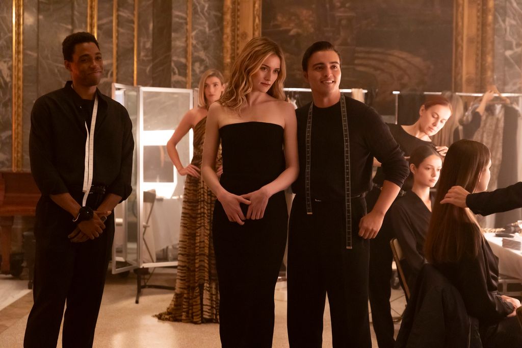 Les téléspectateurs de Disney+ regardent en frénésie le drame « sensationnel » Love Story : John F. Kennedy Jr. et Carolyn Bessette 2 Omari K. Chancellor et Tonatiuh sont également à l'affiche