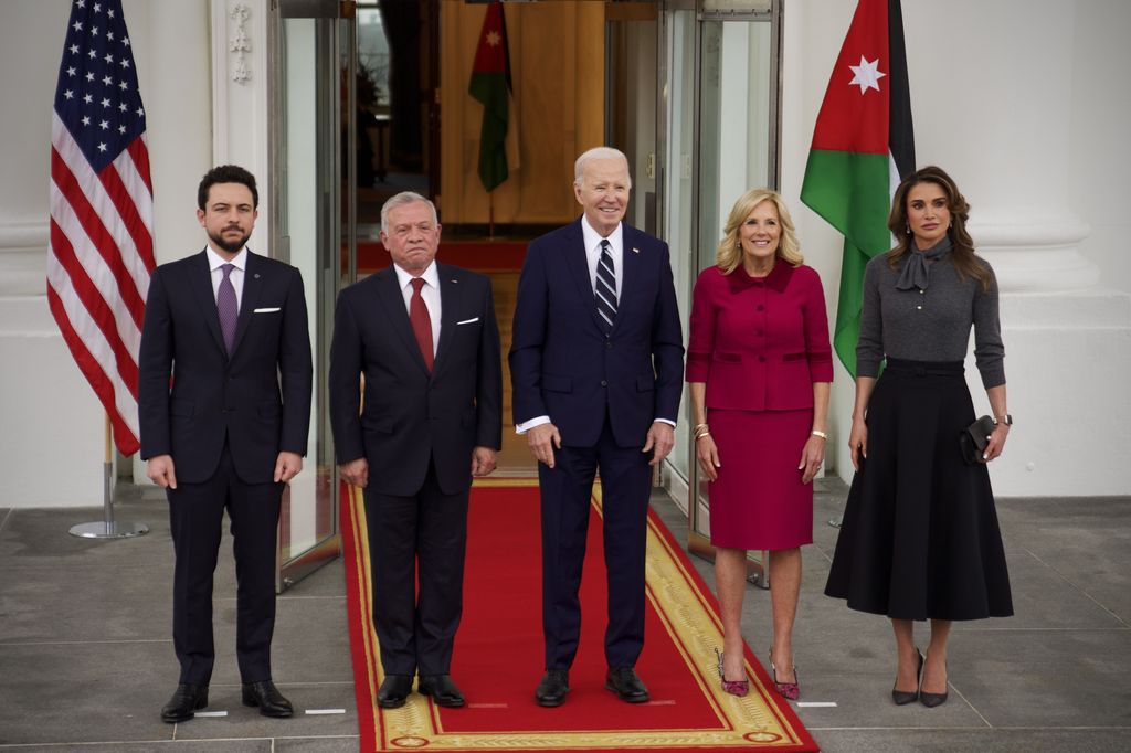 crown prince hussein posed with king abdullah, joe biden, jill biden and queen rania