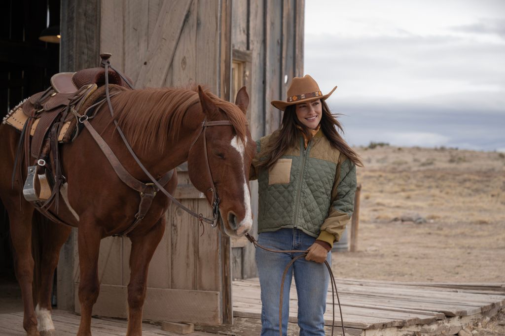 Minka Kelly as Quinn in Ransom Canyon
