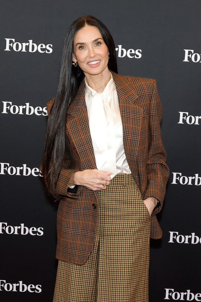 demi moore beige suit