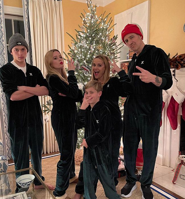 reese witherspoon family photo fun