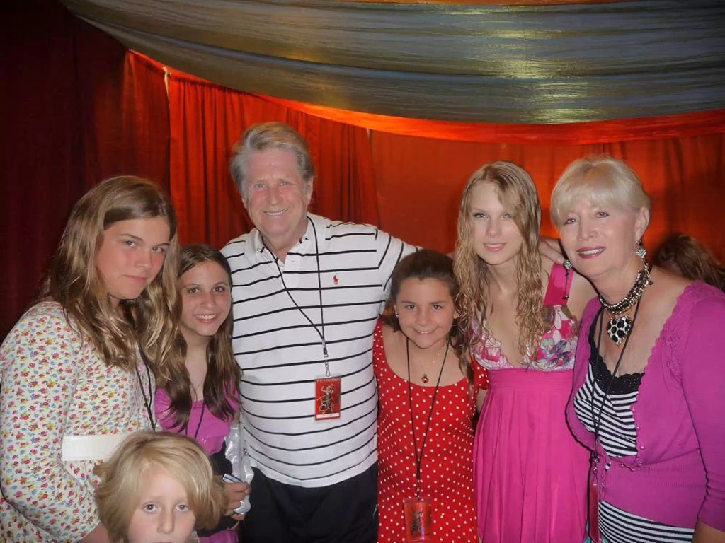 Brian Wilson with four of his adopted children, Taylor Swift and Melinda Ledbetter