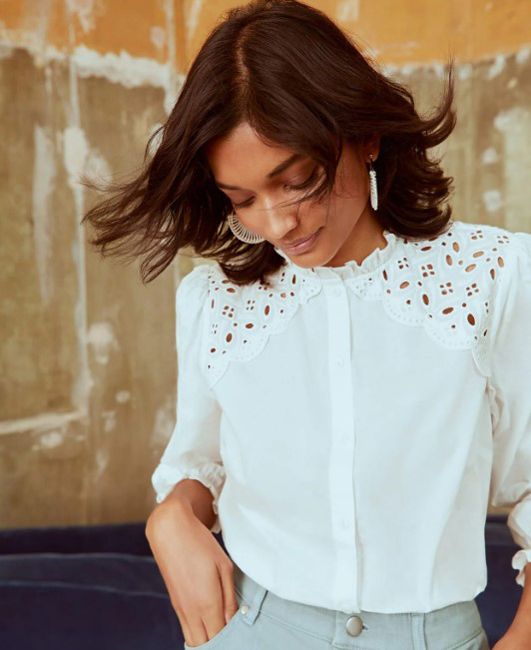 Kate Middleton's white lace blouse and skinny jeans in new Christmas photo  delights fans