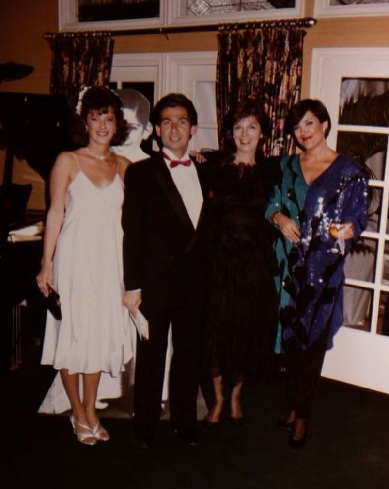 Robert Kardashian, photographed with Kris, Karen and MJ