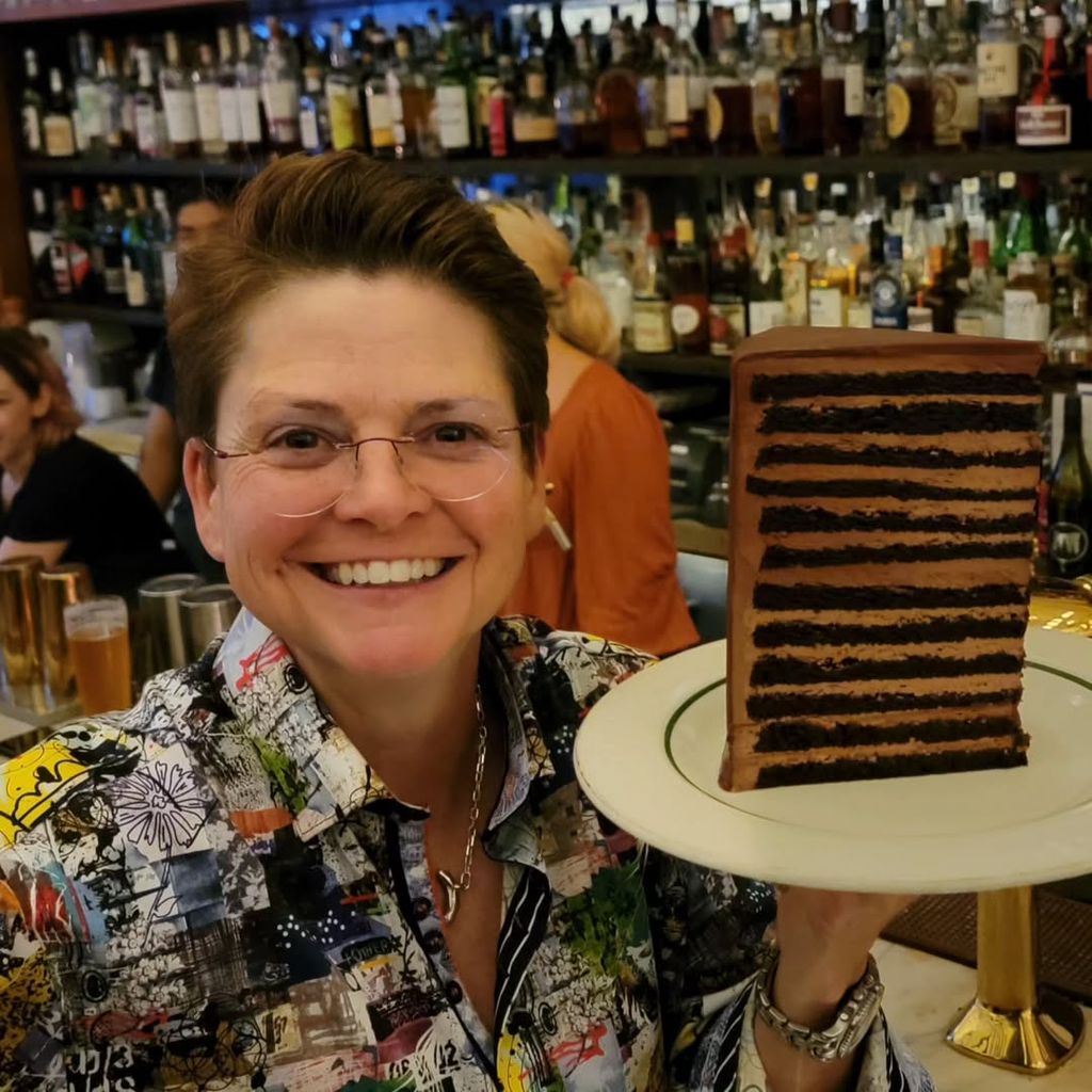 wenne alton davis holding cake