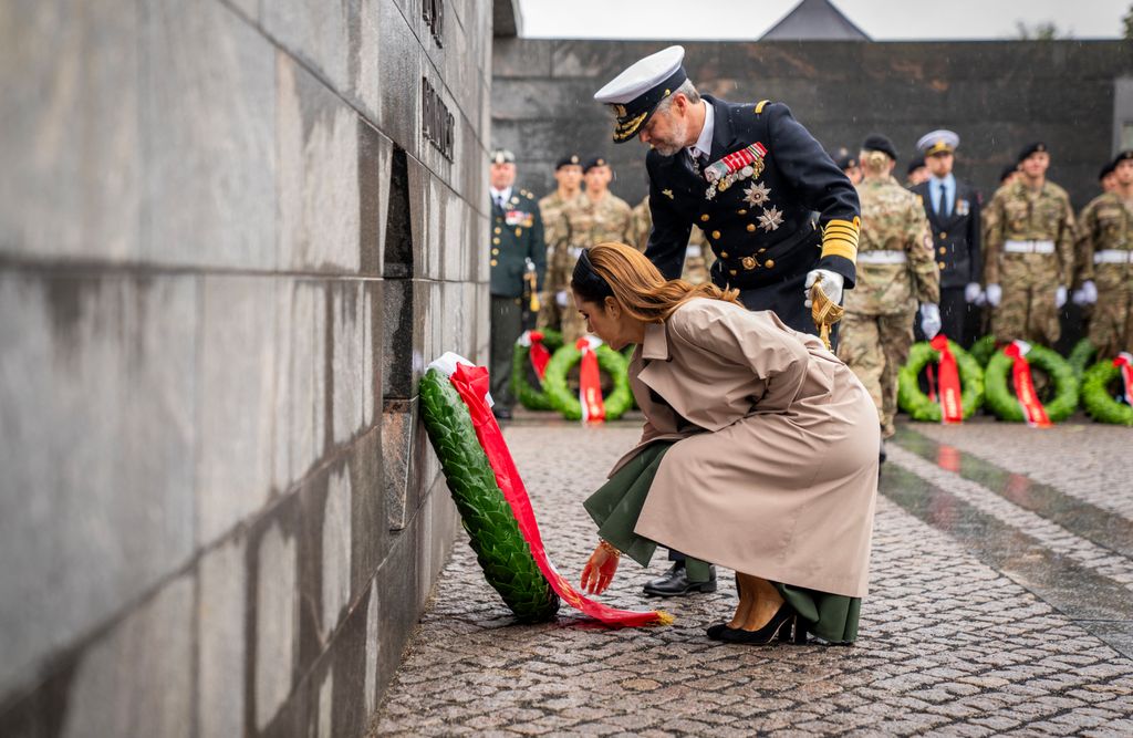 King Frederik X of Denmark and Queen Mary of Denmark lay a wreath at the Monument for Denmark's international efforts