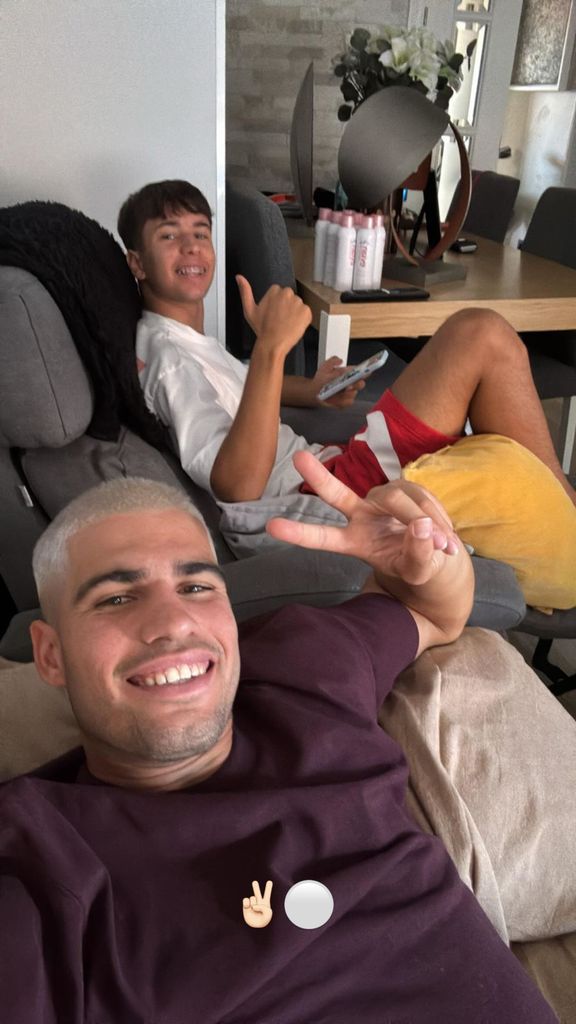 Carlos shows off his new hairstyle online