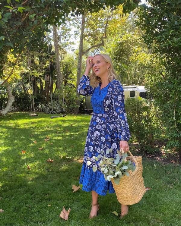 reese witherspoon garden swings 