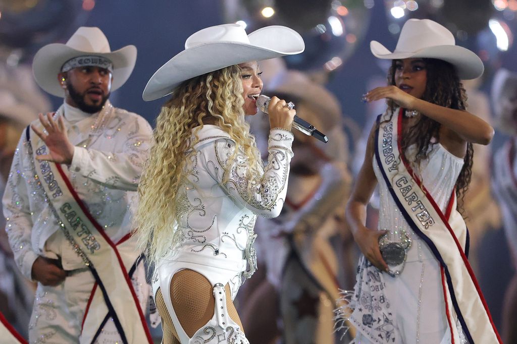 beyonce blue ivy christmas day halftime show performance nfl