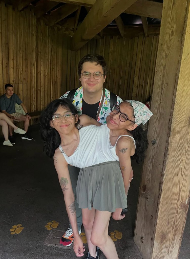 Conjoined twins Carmen and Lupita Andrade with Carmen's husband David McCormack