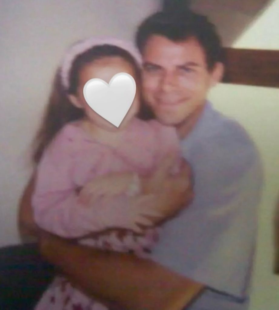 erik menendez holding daugter talia as a child