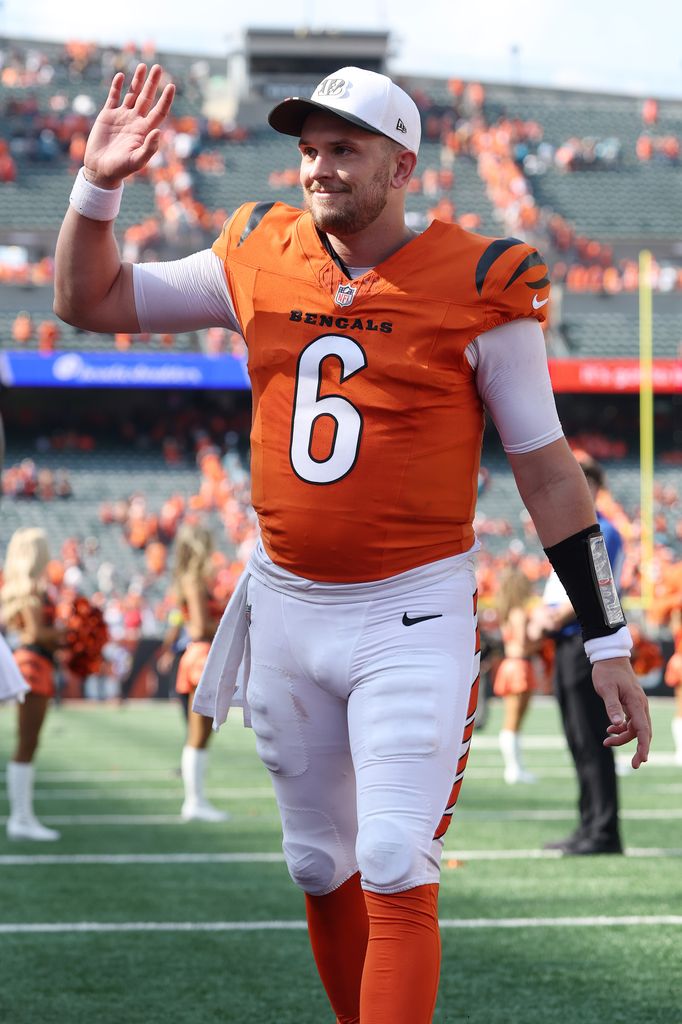 Jake Browning #6 of the Cincinnati Bengals acknowledges the crowd after defeating the Jacksonville Jaguars following the game at Paycor Stadium on September 14, 2025 in Cincinnati, Ohio.