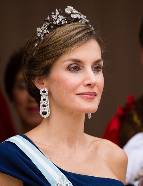 queen letizia diamond sapphire earrings