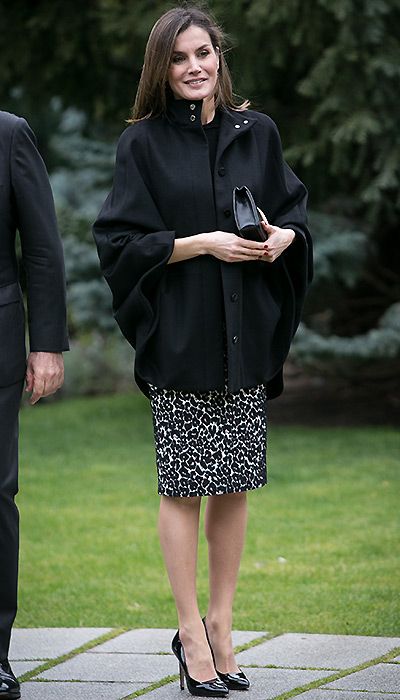 queen letizia leopard print skirt