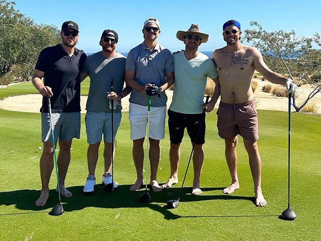 matthew stafford no shoes on golf course