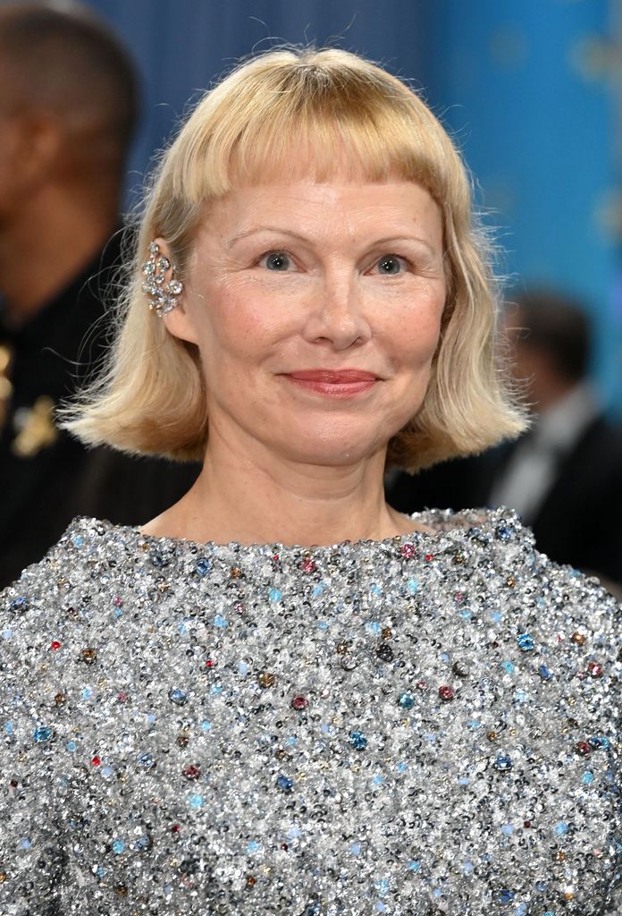 pamela anderson met gala 