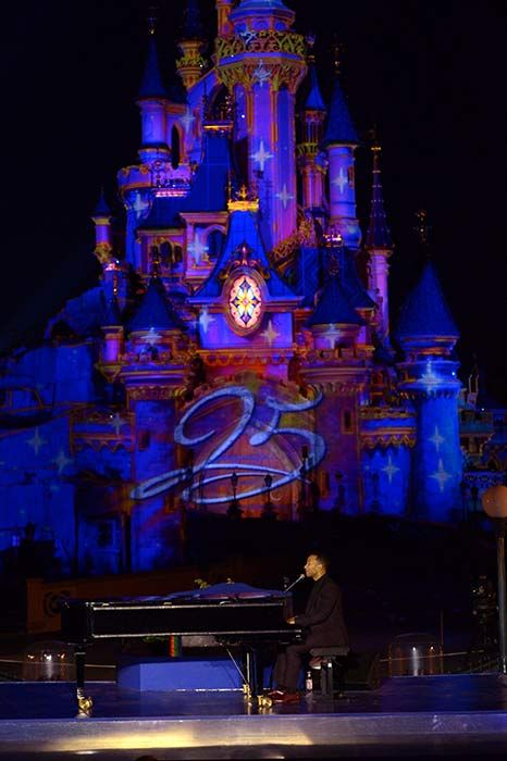 John Legend Disneyland Paris