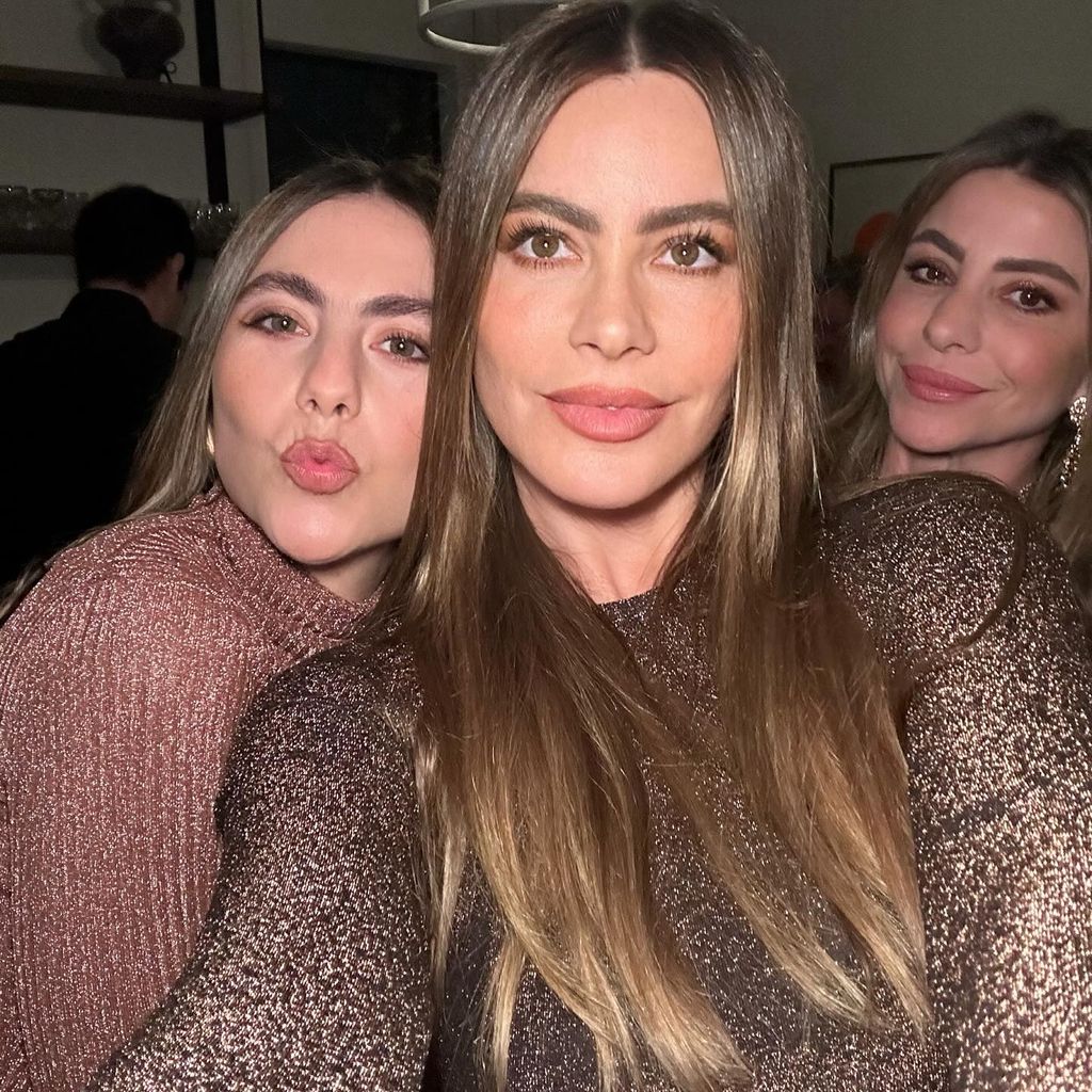 sofia, claudia and veronica taking a selfie