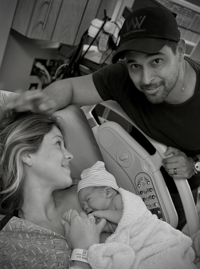 Photo partagée par Wilmer Valderrama et sa fiancée Amanda Pacheco annonçant la naissance de leur deuxième enfant, un fils nommé Wolf