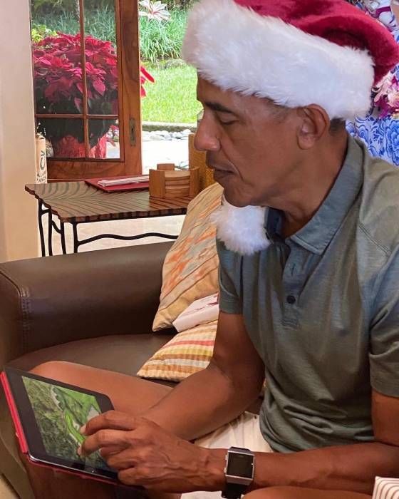 barack michelle obama inside holiday home