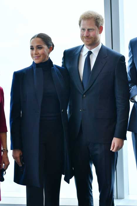 meghan all black outfit