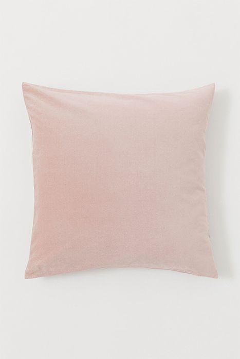 HM pink velvet cushion