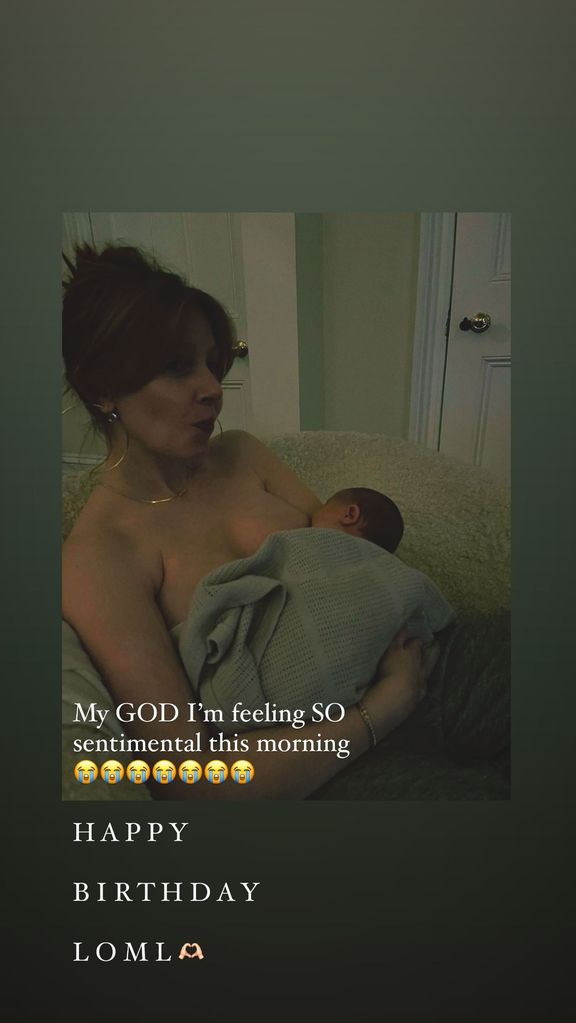 Stacey Dooley breastfeeding her daughter Minnie
