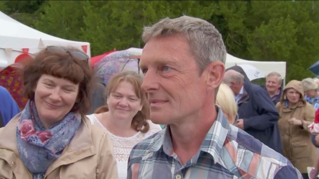 guest antiques roadshow bbc teeth