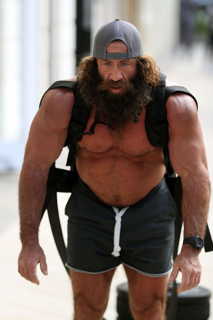  Brian Johnson on December 15, 2022 in Los Angeles, California training