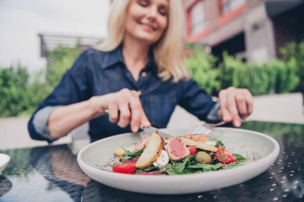 middle aged woman menopause diet