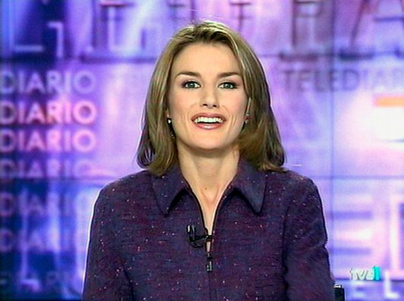letizia smiling on tv in dark blue jacket
