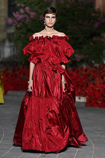 Dior Cruise Show 2023 highlights: From romantic silhouettes to gothic ...