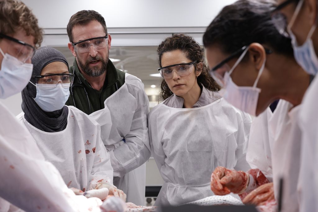 Scene from The Pitt season 2 with Noah Wyle (3L)