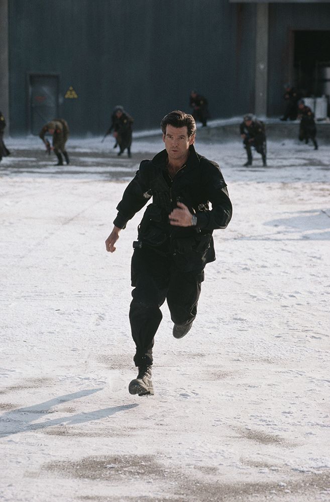 Pierce Brosnan running as James Bond in GoldenEye