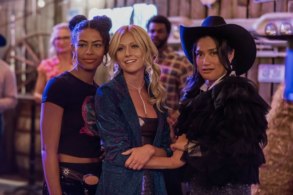 Katherine McNamara (C) in Montana Mavericks