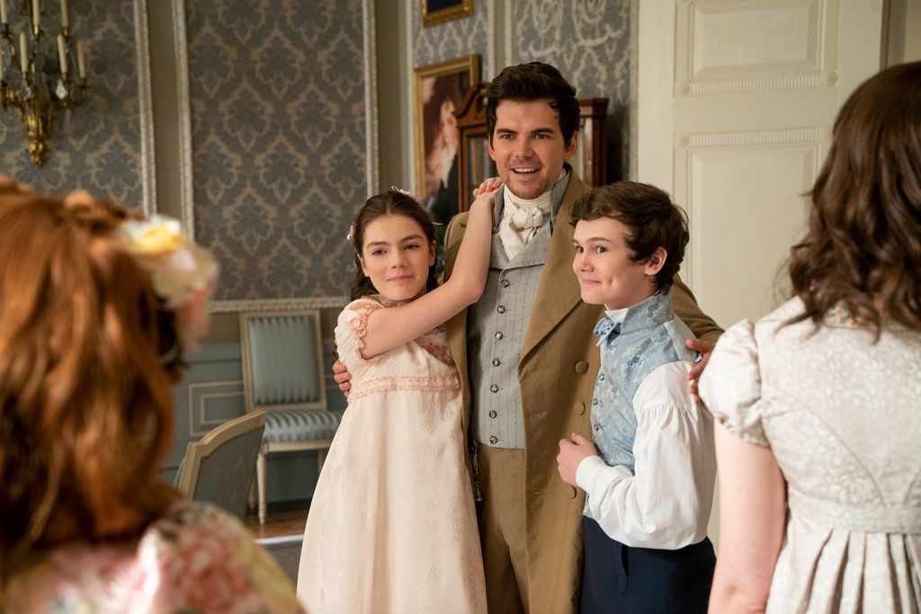 Florence Emilia Hunt as Hyacinth Bridgerton, Luke Newton as Colin Bridgerton, Will Tilston as Gregory Bridgerton