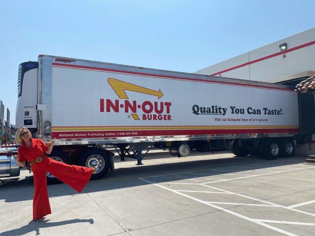 katy perry in n out truck