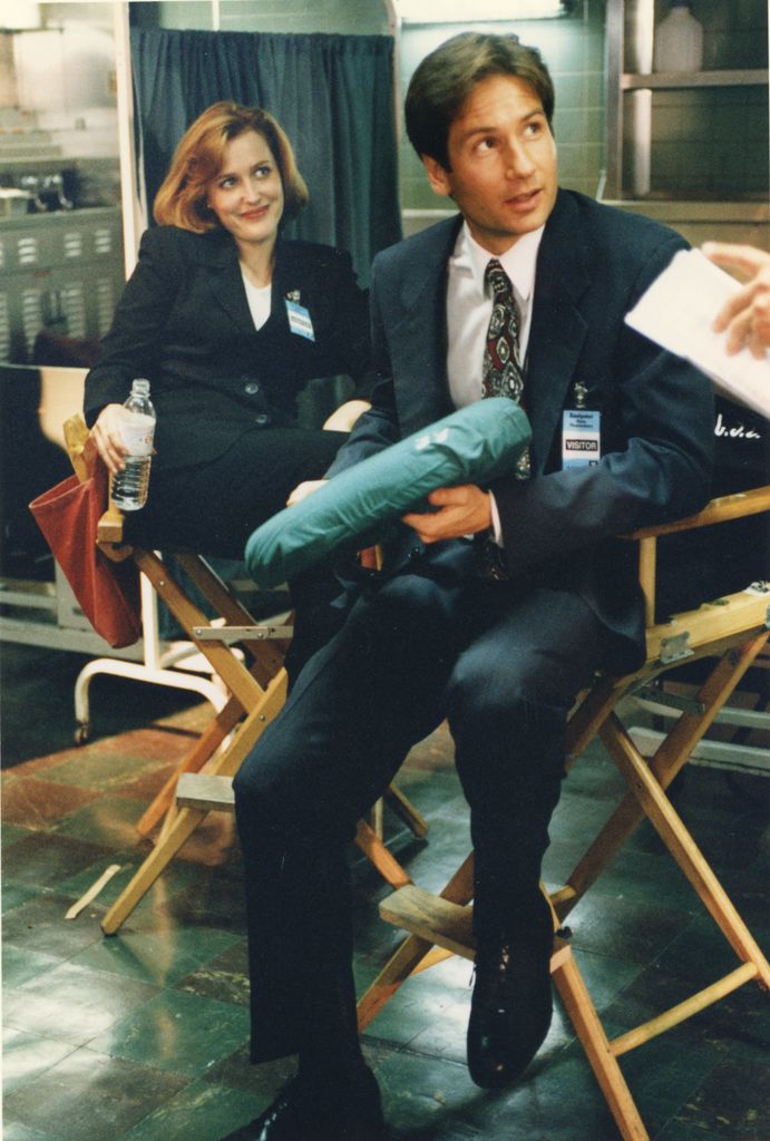 Gillian Anderson & David Duchovny in The X Files