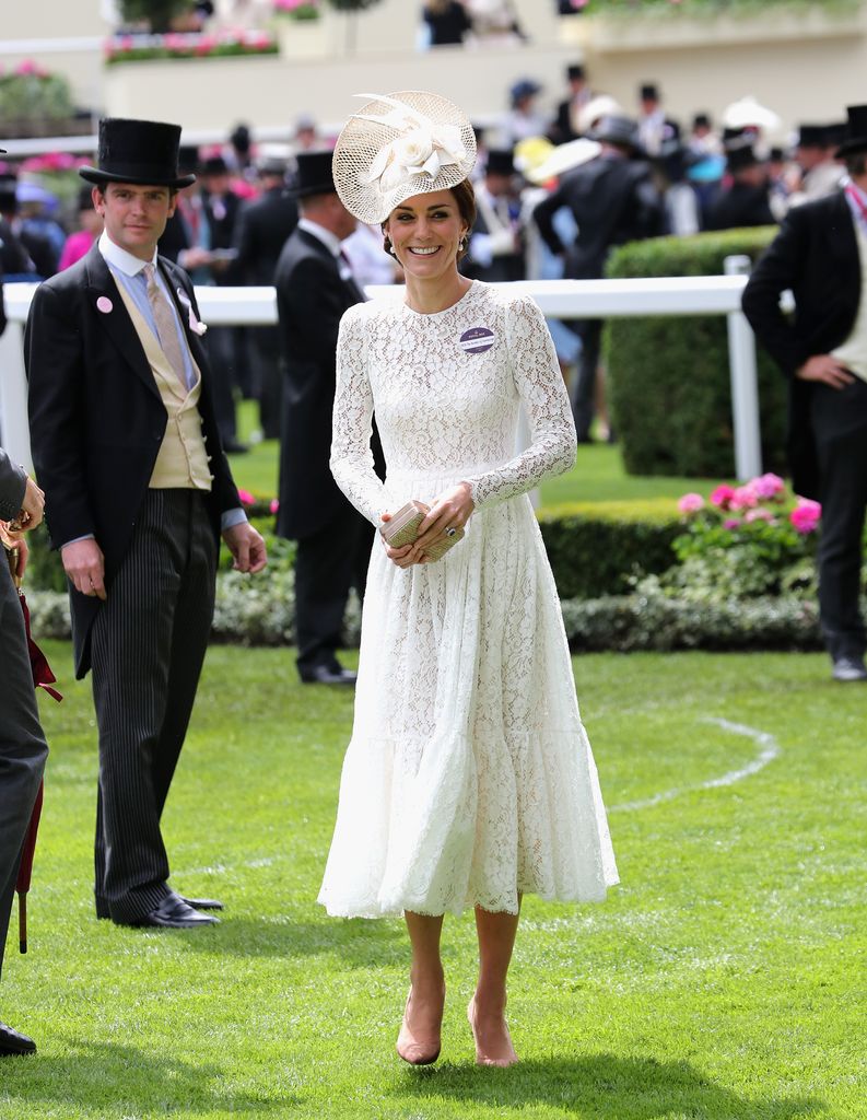 kate at ascot in white dress and hat 