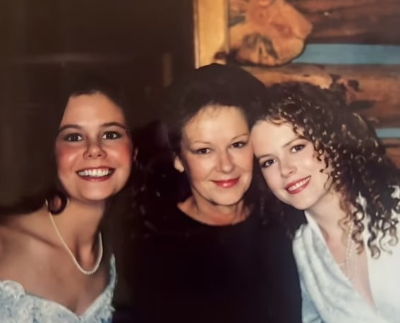 Nicole posted the sweet tribute to her late mother on Instagram