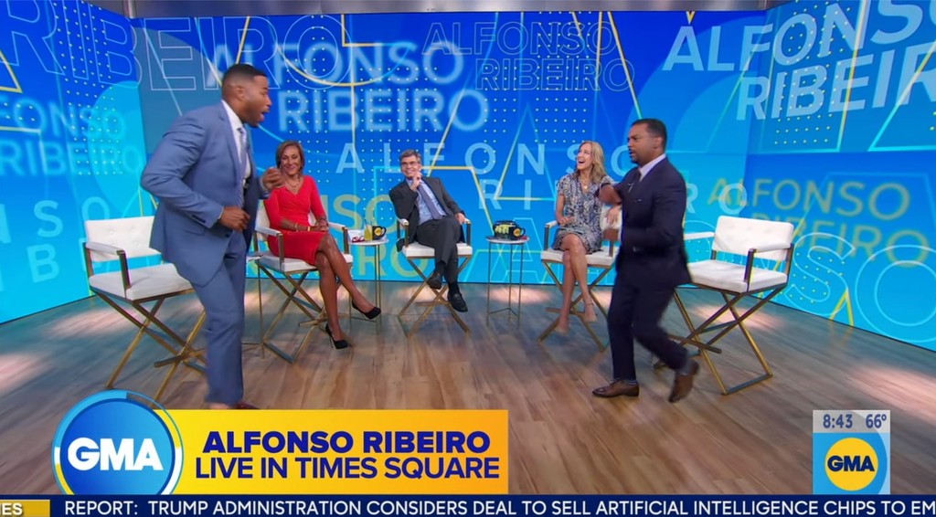 Michael strahan dancing on gma