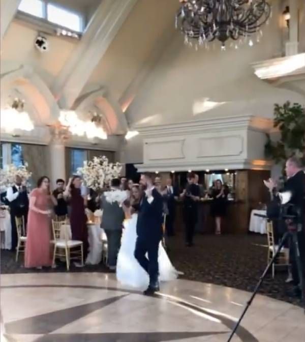 courtney wedding dance