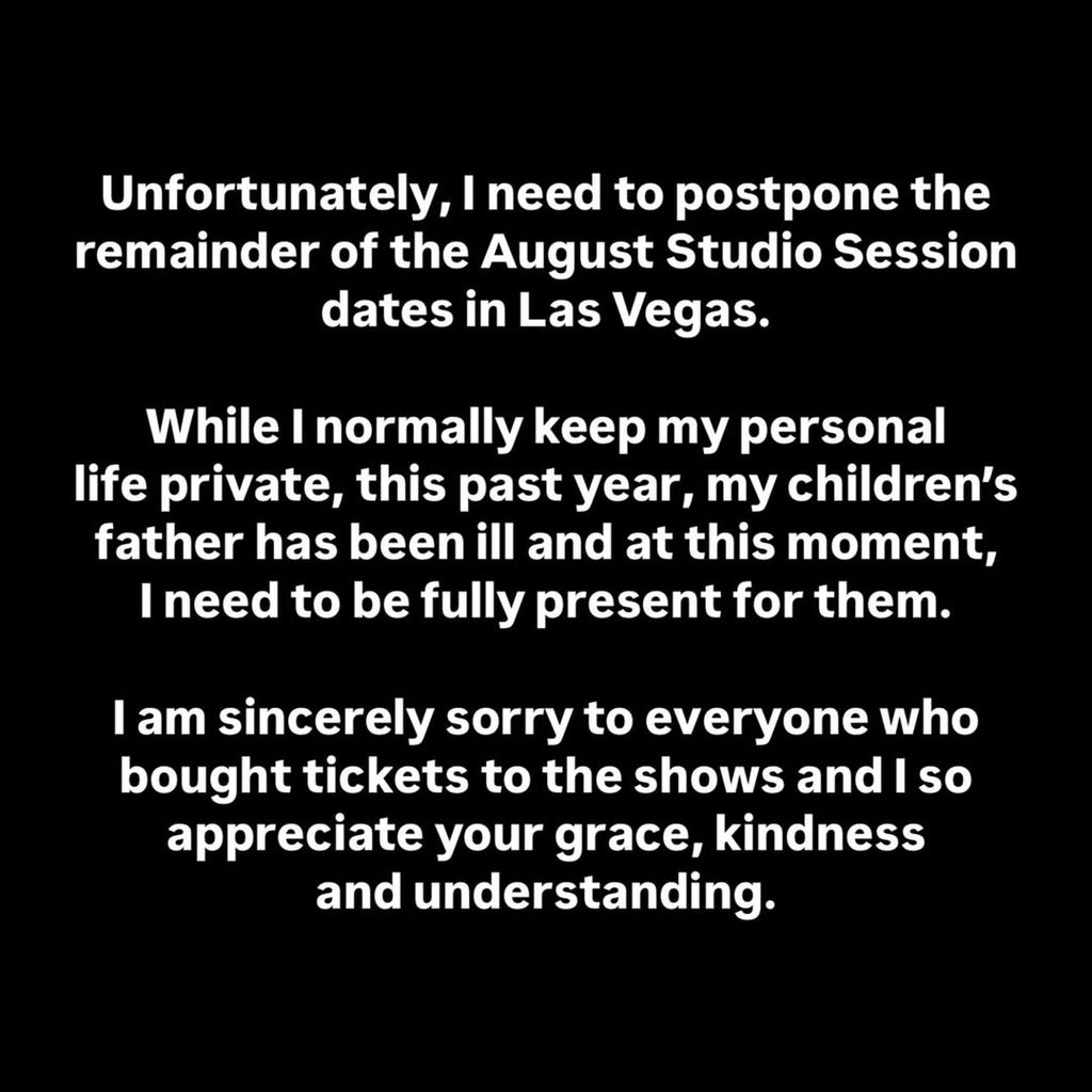 kelly clarkson vegas postponed